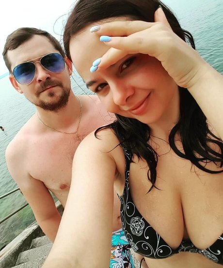 Naakte gelekte OnlyFans-foto van Elena M