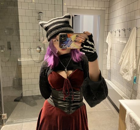 Naakte gelekte OnlyFans-foto van Allykitti