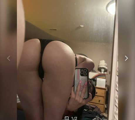 Naakte gelekte OnlyFans-foto van Madelinolivia