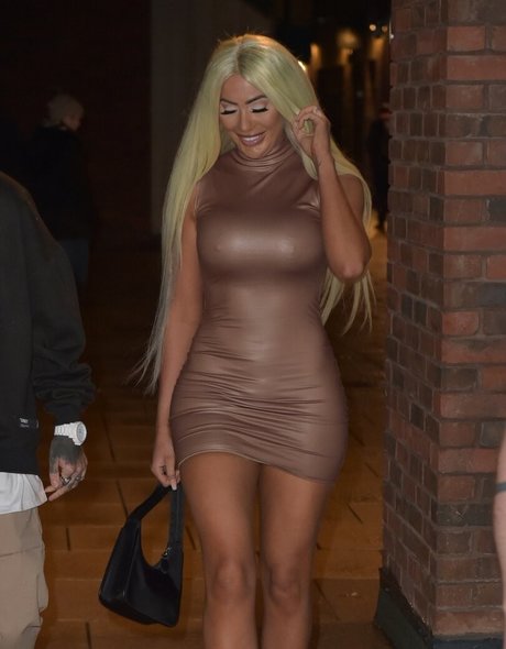 Naakte gelekte OnlyFans-foto van Chloe Ferry Geordie Shore