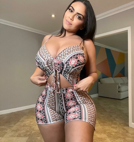 Jessenia Rebecca