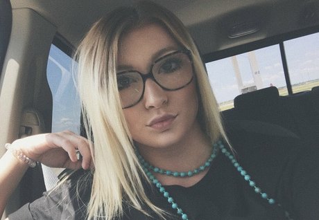 Naakte gelekte OnlyFans-foto van K Baby