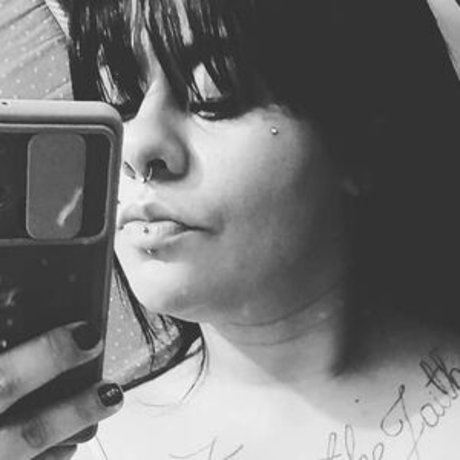 Naakte gelekte OnlyFans-foto van Carolinne Abreu