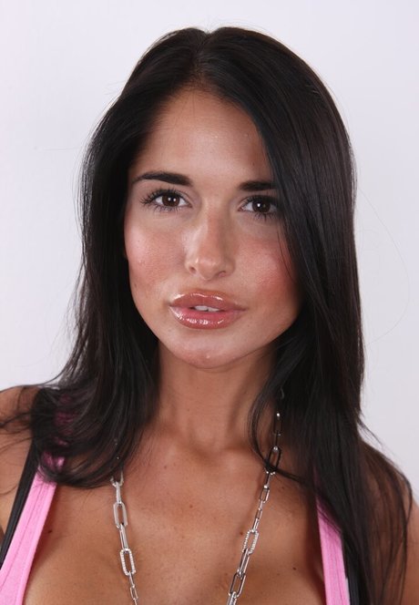 Naakte gelekte OnlyFans-foto van Nikola Jiraskova