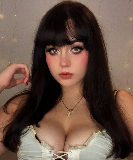 Naakte gelekte OnlyFans-foto van Lularobs