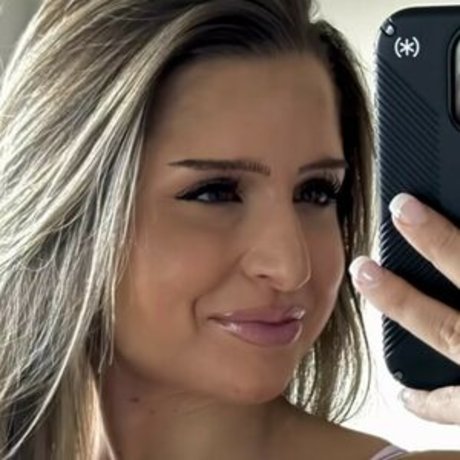 Naakte gelekte OnlyFans-foto van Fitbadass