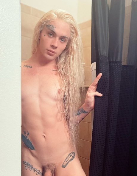Naakte gelekte OnlyFans-foto van Lanasummersxo
