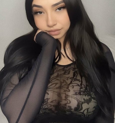 Naakte gelekte OnlyFans-foto van Lisette Alexis