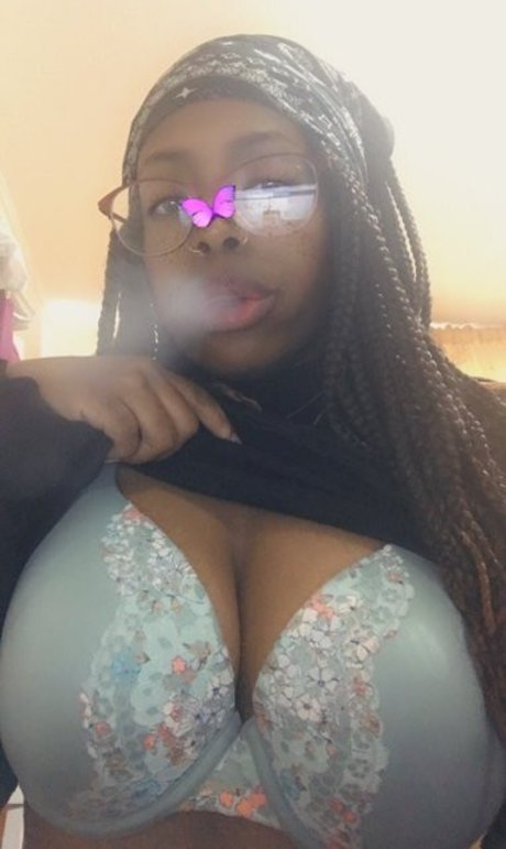 Naakte gelekte OnlyFans-foto van Thepantychrist