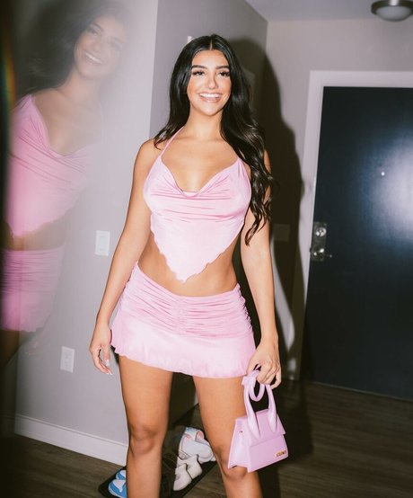 Naakte gelekte OnlyFans-foto van Victoria Missvictxria