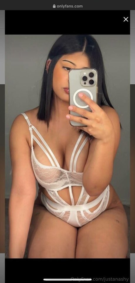 Naakte gelekte OnlyFans-foto van Justanashy