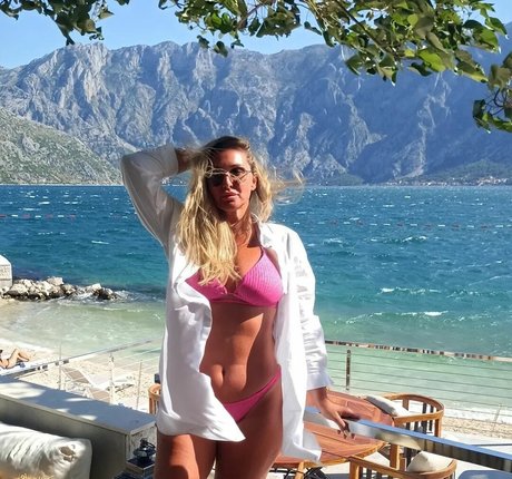 Naakte gelekte OnlyFans-foto van Vesna Justwoman42