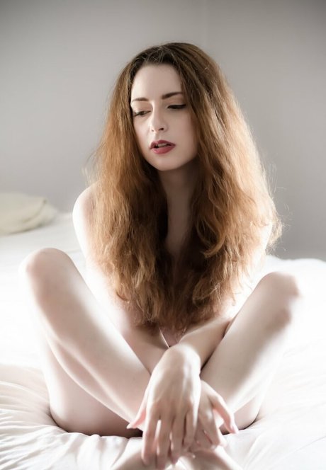 Naakte gelekte OnlyFans-foto van Sarah Faire
