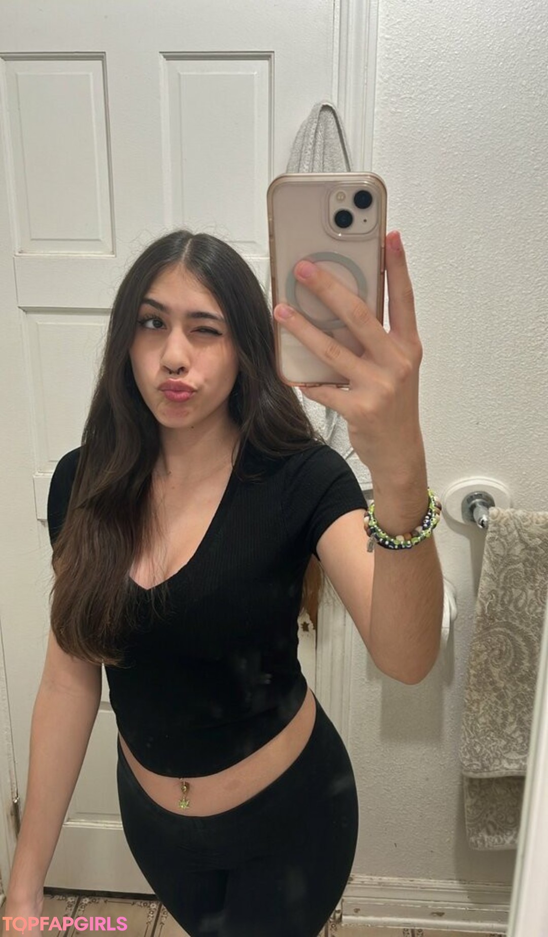 Naakte gelekte OnlyFans-foto van Alldaypariss #4 Naakte gelekte OnlyFans-foto van Alldaypariss #4