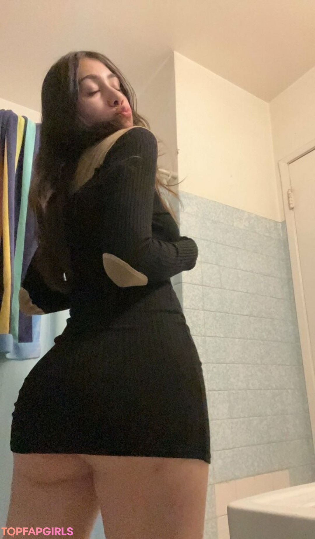 Naakte gelekte OnlyFans-foto van Alldaypariss #6 Naakte gelekte OnlyFans-foto van Alldaypariss #6