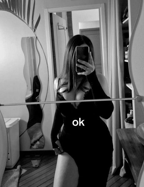 Naakte gelekte OnlyFans-foto van Appoline