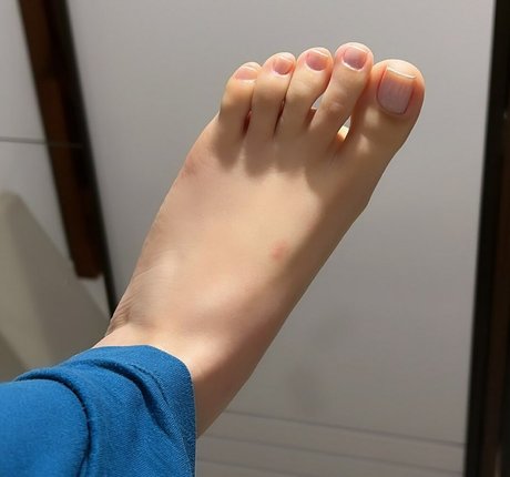 Naakte gelekte OnlyFans-foto van Isapes