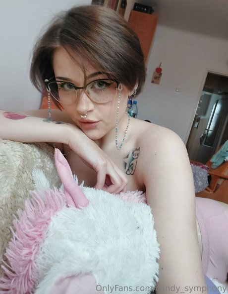 Naakte gelekte OnlyFans-foto van Candysymphony