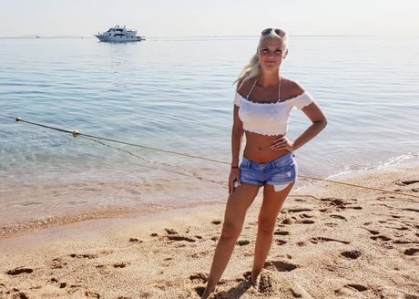 Naakte gelekte OnlyFans-foto van Missmanja