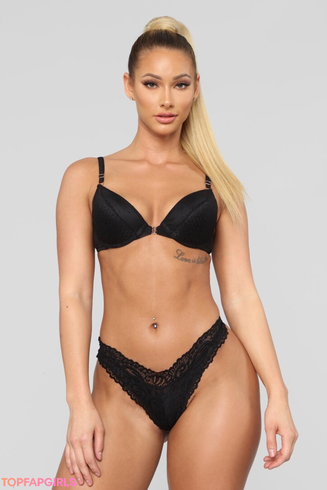 Naakte gelekte OnlyFans-foto van Lauren Racine Wood #1482