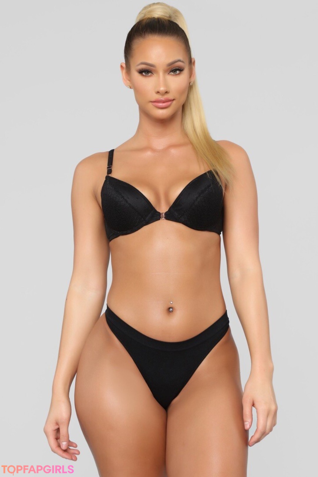 Naakte gelekte OnlyFans-foto van Lauren Racine Wood #1816
