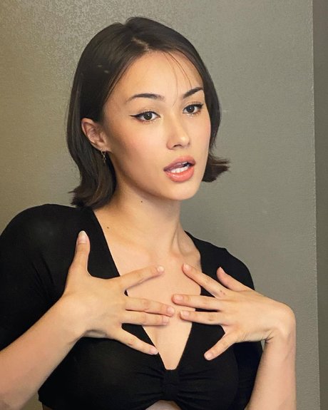 Naakte gelekte OnlyFans-foto van Vikkyboyce