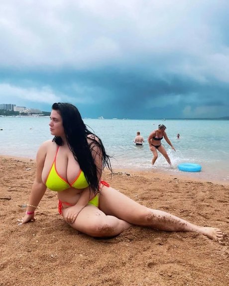 Naakte gelekte OnlyFans-foto van Elena Savchenko