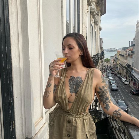 Naakte gelekte OnlyFans-foto van Pinustri
