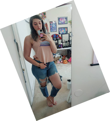 Naakte gelekte OnlyFans-foto van Mel Capperino Garcia