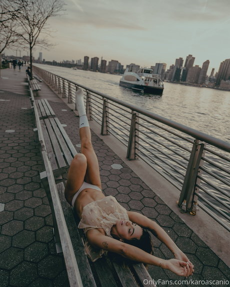 Naakte gelekte OnlyFans-foto van Karolys Ascanio