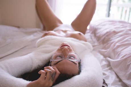 Naakte gelekte OnlyFans-foto van Evelyn Perez