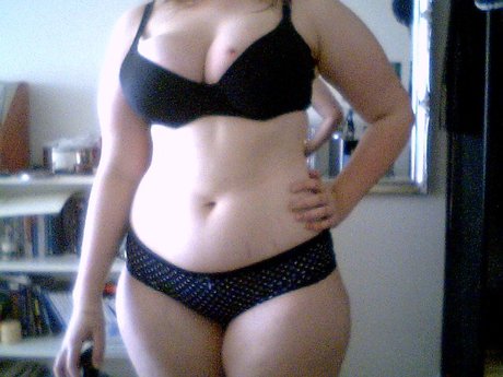 Naakte gelekte OnlyFans-foto van Otoni Ogni