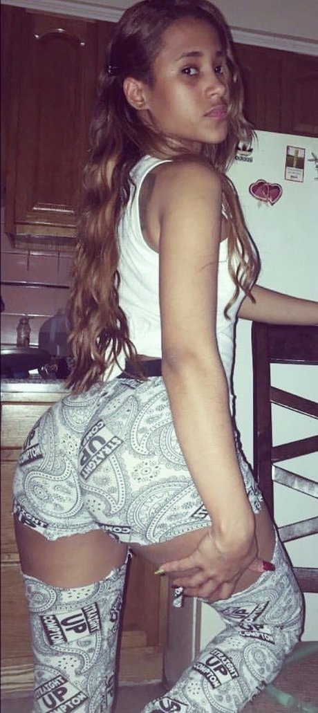 Naakte gelekte OnlyFans-foto van Lucy Rodriguez