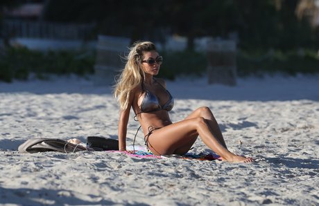 Naakte gelekte OnlyFans-foto van Maria Hering