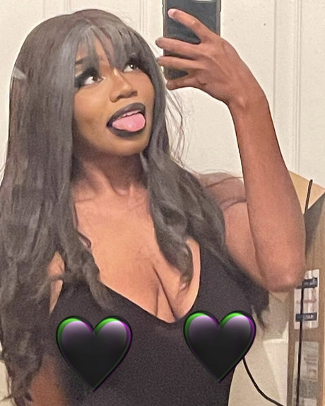 Naakte gelekte OnlyFans-foto van Otpjoker