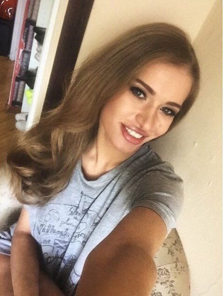 Naakte gelekte OnlyFans-foto van Alla Goddess