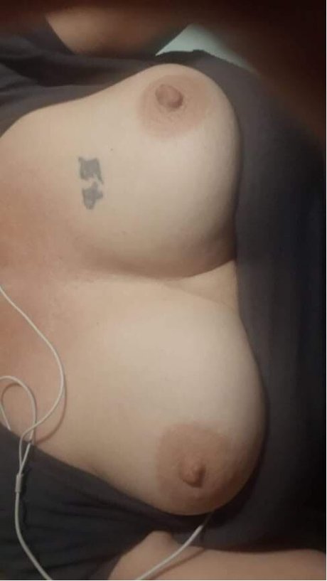 Naakte gelekte OnlyFans-foto van Dana Jones