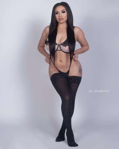 Naakte gelekte OnlyFans-foto van Irene Maddux