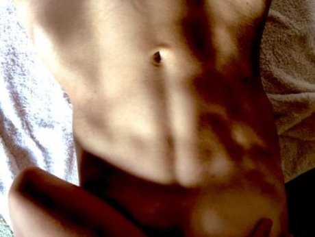 Naakte gelekte OnlyFans-foto van Ha1utop