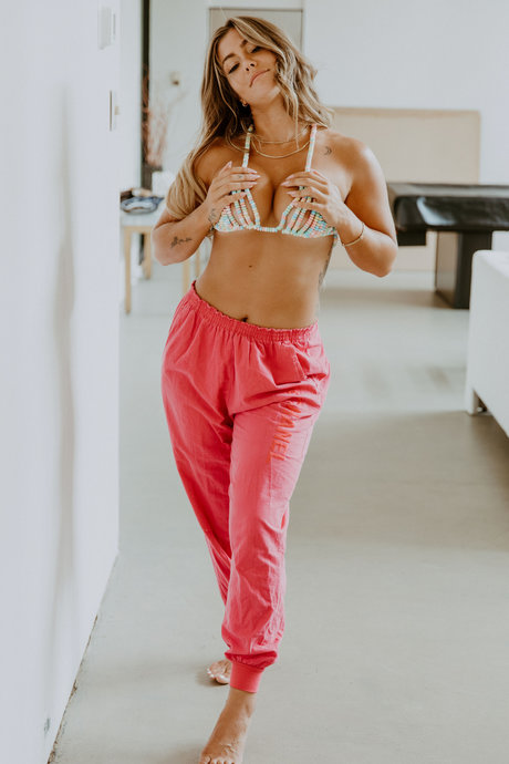 Tori Deal