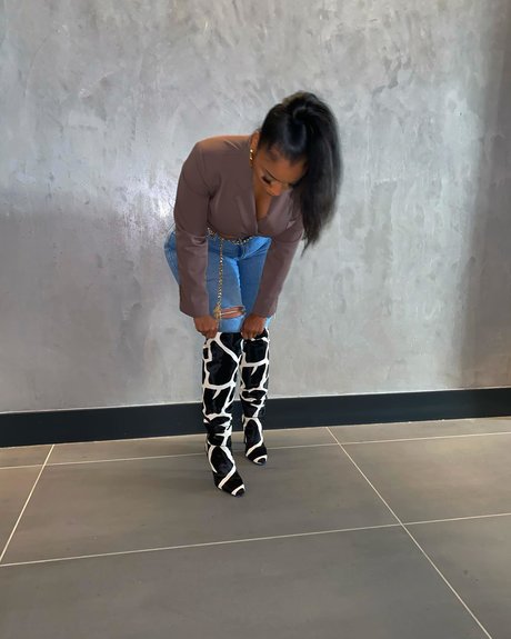 Naakte gelekte OnlyFans-foto van Jazzmine Jackson