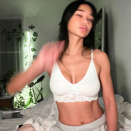 Naakte gelekte OnlyFans-foto van Joleen Diaz