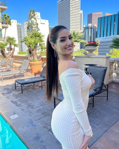 Naakte gelekte OnlyFans-foto van Diana Malchanovich