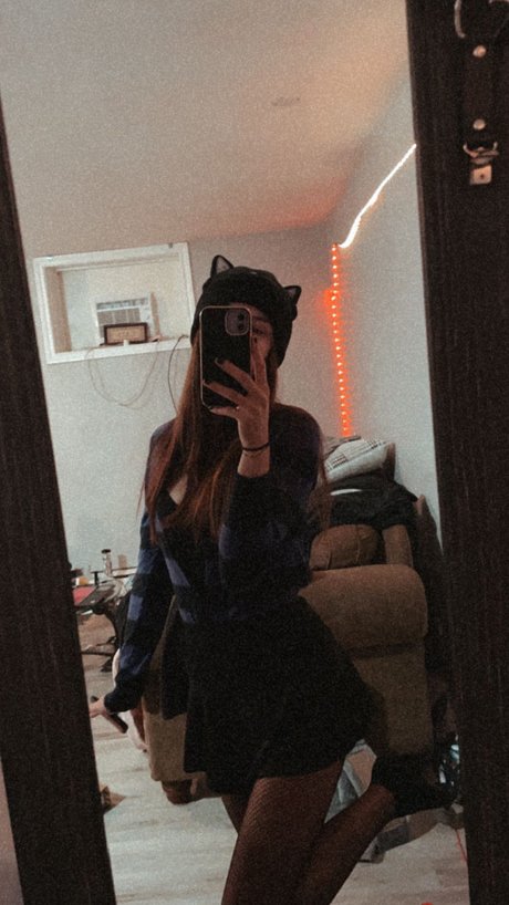 Naakte gelekte OnlyFans-foto van Sxvsy