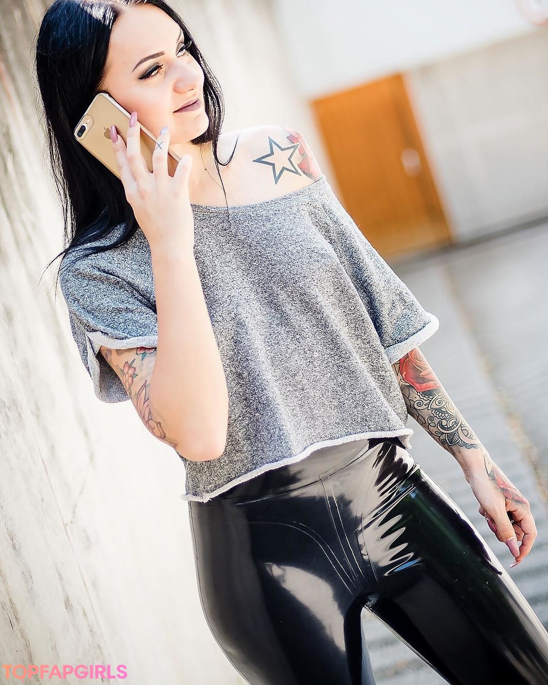 Naakte gelekte OnlyFans-foto van Bella Isadora #23