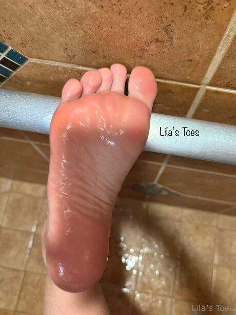 Naakte gelekte OnlyFans-foto van Lilas Toes