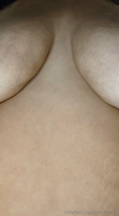 Naakte gelekte OnlyFans-foto van Cattlove30