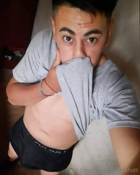 Naakte gelekte OnlyFans-foto van Totohott