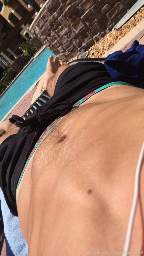 Naakte gelekte OnlyFans-foto van Beachboylw69