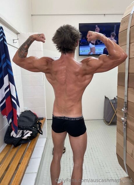Naakte gelekte OnlyFans-foto van Auscashmaster04